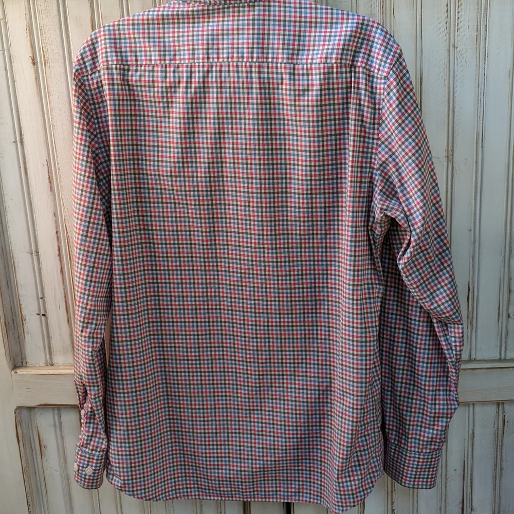 Rodd & Gunn, button down checked shirt. Size Medium